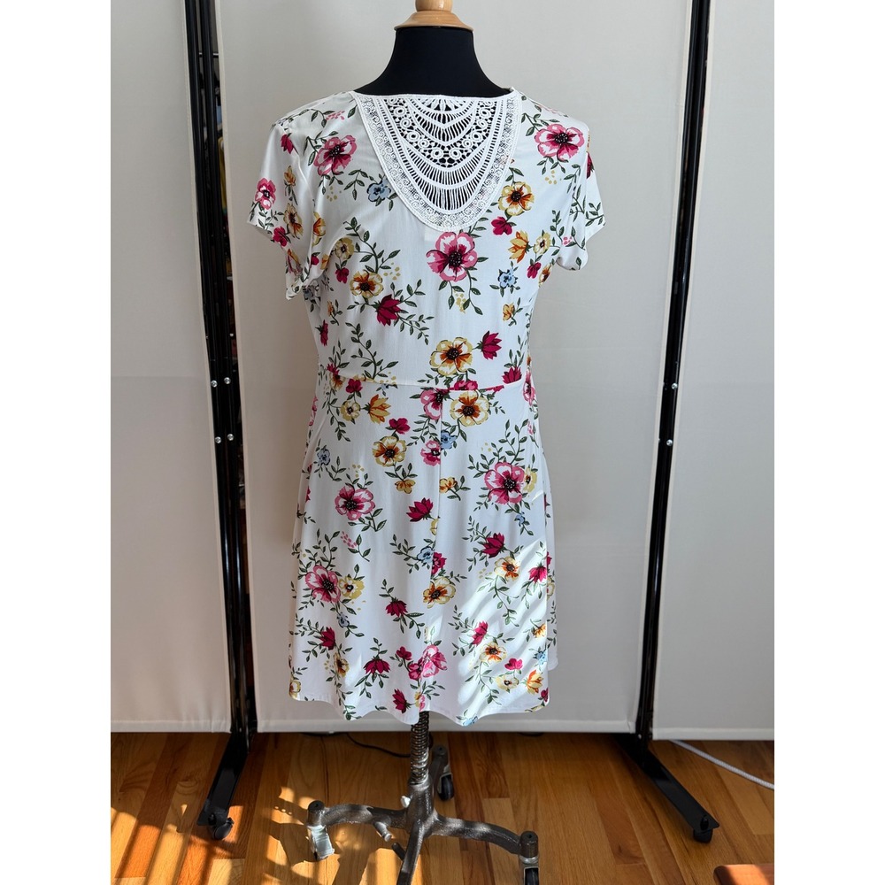 Bobbie Brooks Floral Crochet Neck Empire Waist Dress White Pink XL